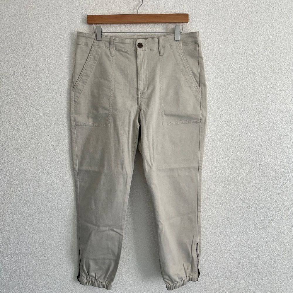 CAbi Compass pant, Style 6264, Oyster, Spring 23, Size 12 - Picture 4 of 15
